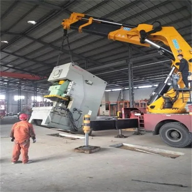 启东80吨折臂吊车出租附近电话